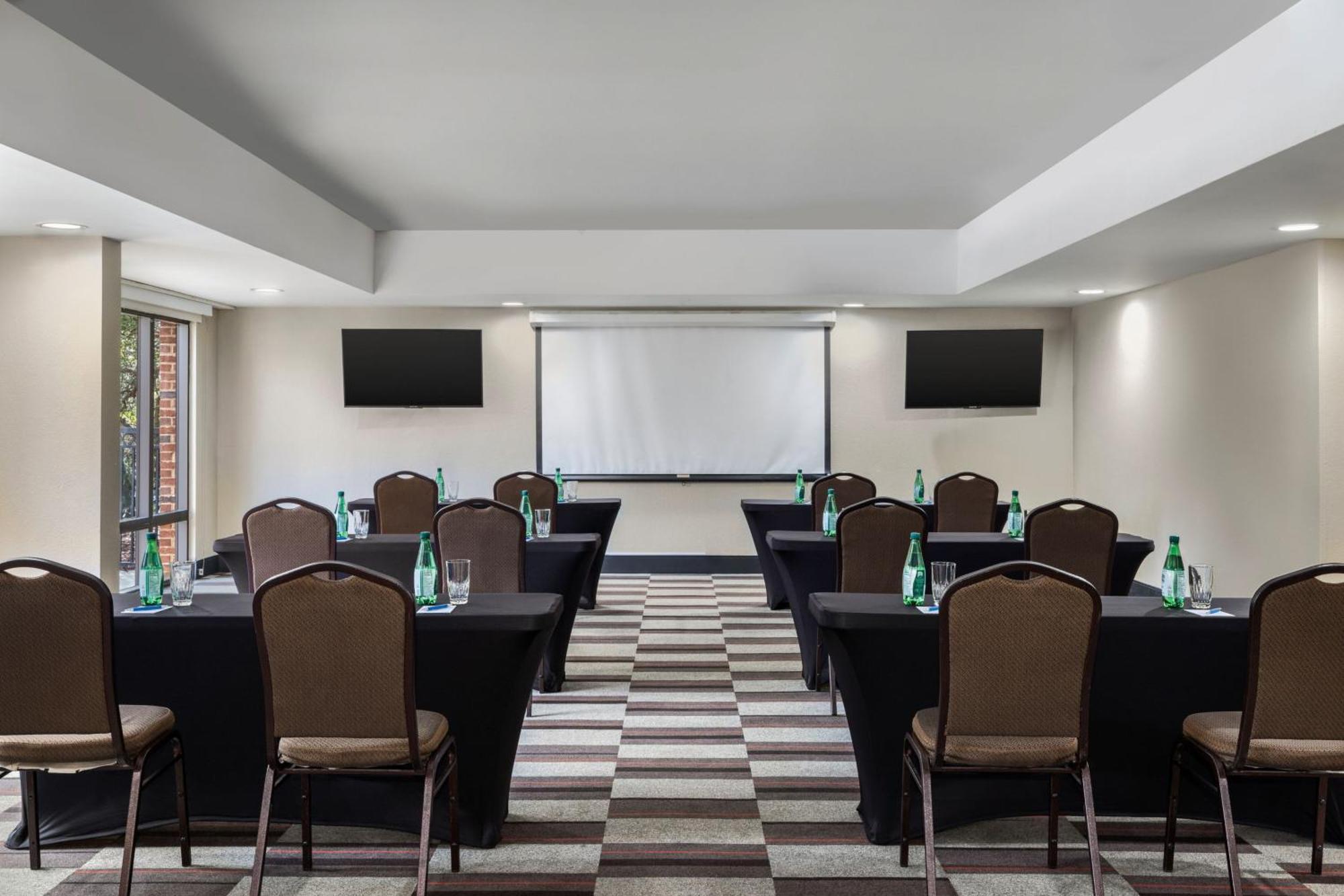Four Points By Sheraton Greensboro Airport Dış mekan fotoğraf