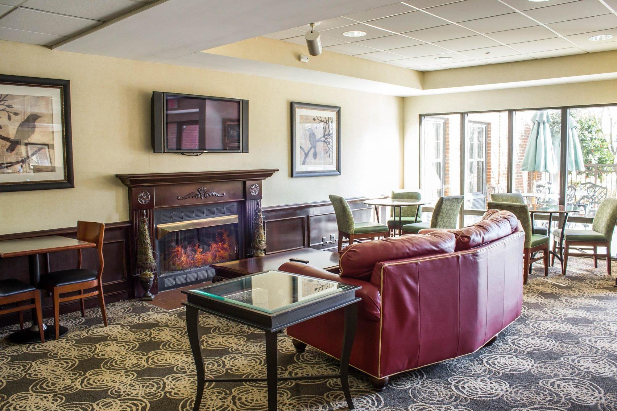 Four Points By Sheraton Greensboro Airport Dış mekan fotoğraf